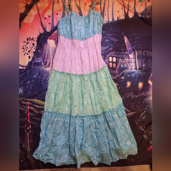 Tiered ruffle Maxi dress - Picture 2 of 16